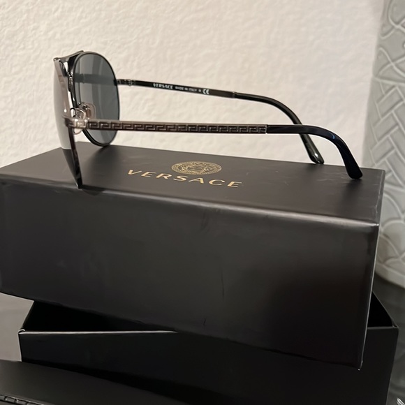 Versace Occhiale Metallo Sunglasses - Picture 2 of 12